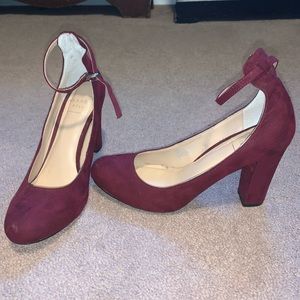 Kaari Blue Maroon Suede Block Heels, size W8